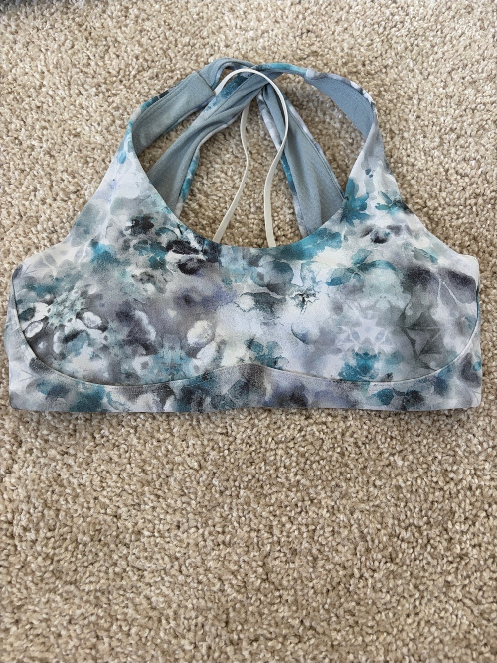 Lululemon sports bra